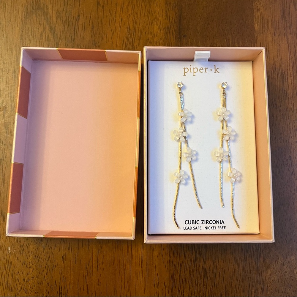 NIB! Piper K Gold and White Floral Earrings! Perfect for brides!